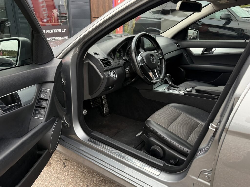 Mercedes-Benz C200 AMG apdaila – 2010 m. – nuotrauka 9