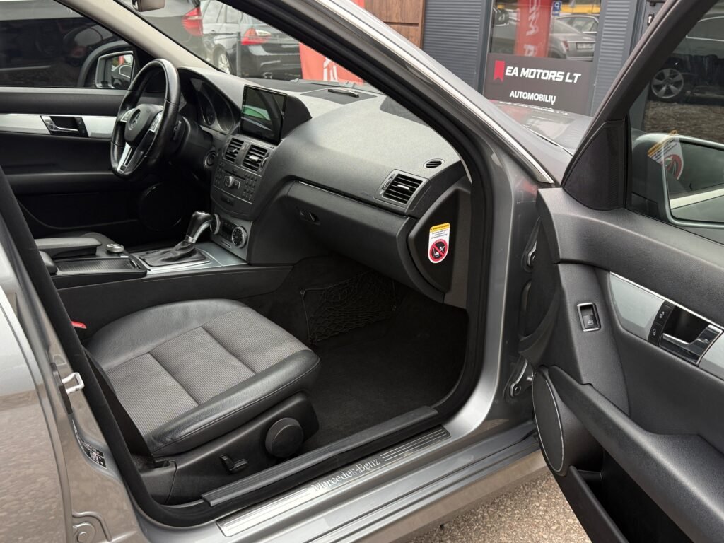 Mercedes-Benz C200 AMG apdaila – 2010 m. – nuotrauka 14