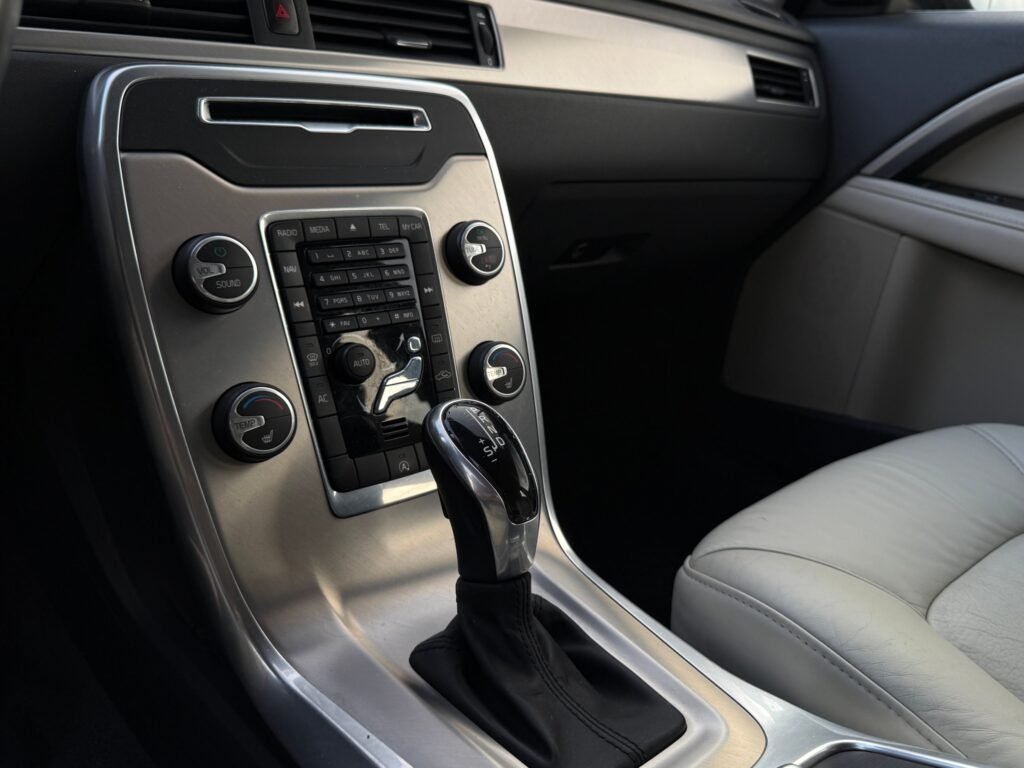 Volvo V70 2.0 D4 Momentum – 2014 m. – nuotrauka 18